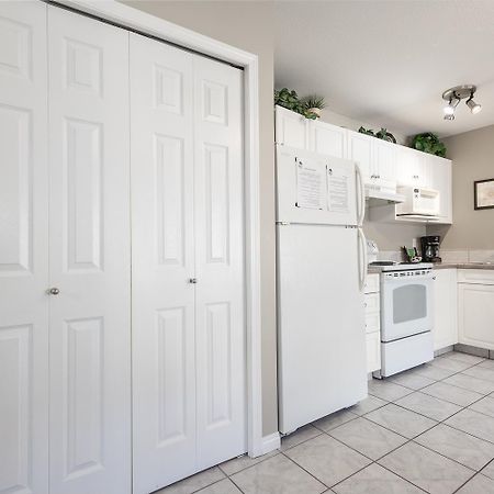 Paradise Canyon Golf Resort - Luxury Condo M405 Lethbridge Bagian luar foto