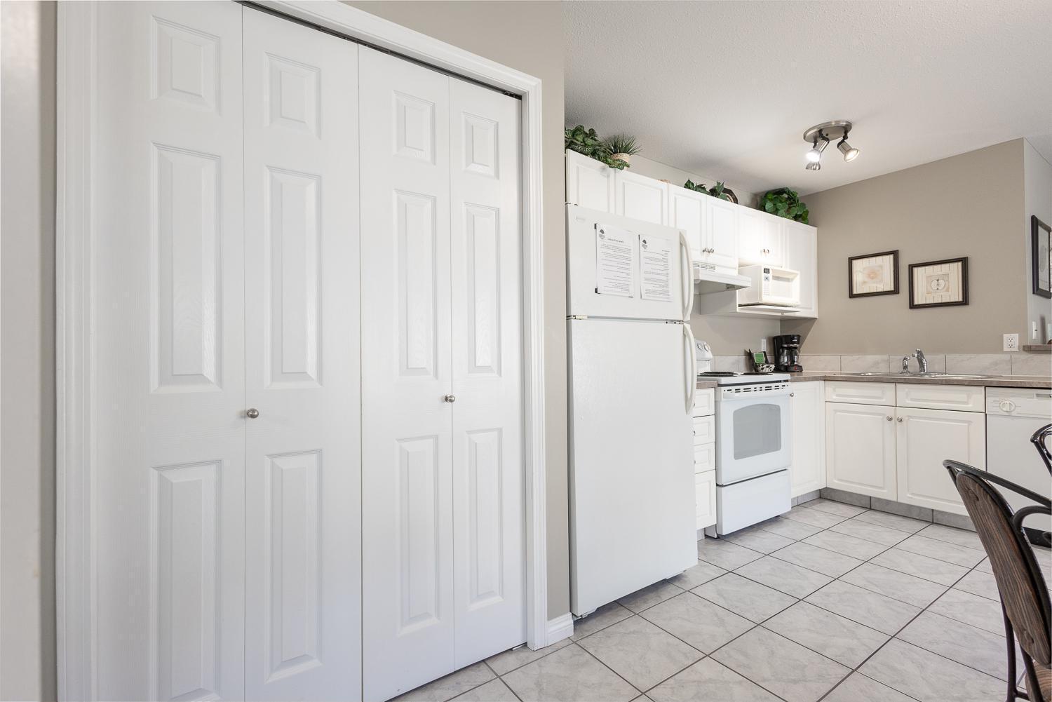 Paradise Canyon Golf Resort - Luxury Condo M405 Lethbridge Bagian luar foto